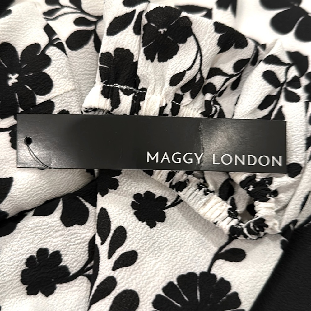 New Maggy London Long Sleeve V-Neck Twist Waist Fit & Flare Dress Sz 4 - Picture 6 of 6